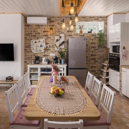 Gorgeous In With Kitchen
